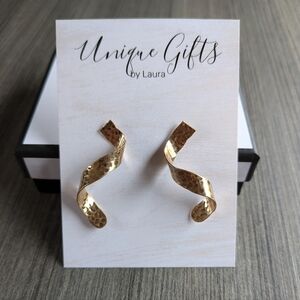 Juliette Curled Ribbon Earrings